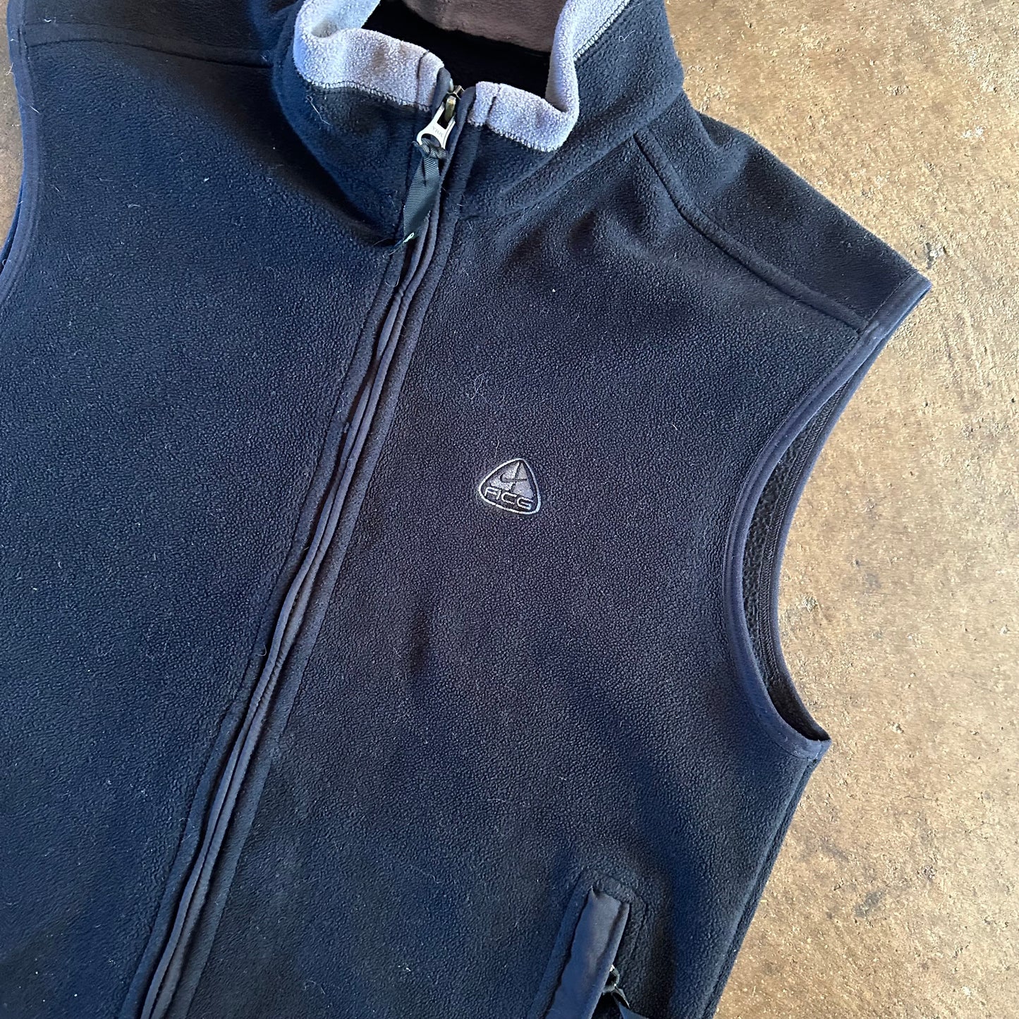 2000's Nike ACG Black Fleece Vest - Medium