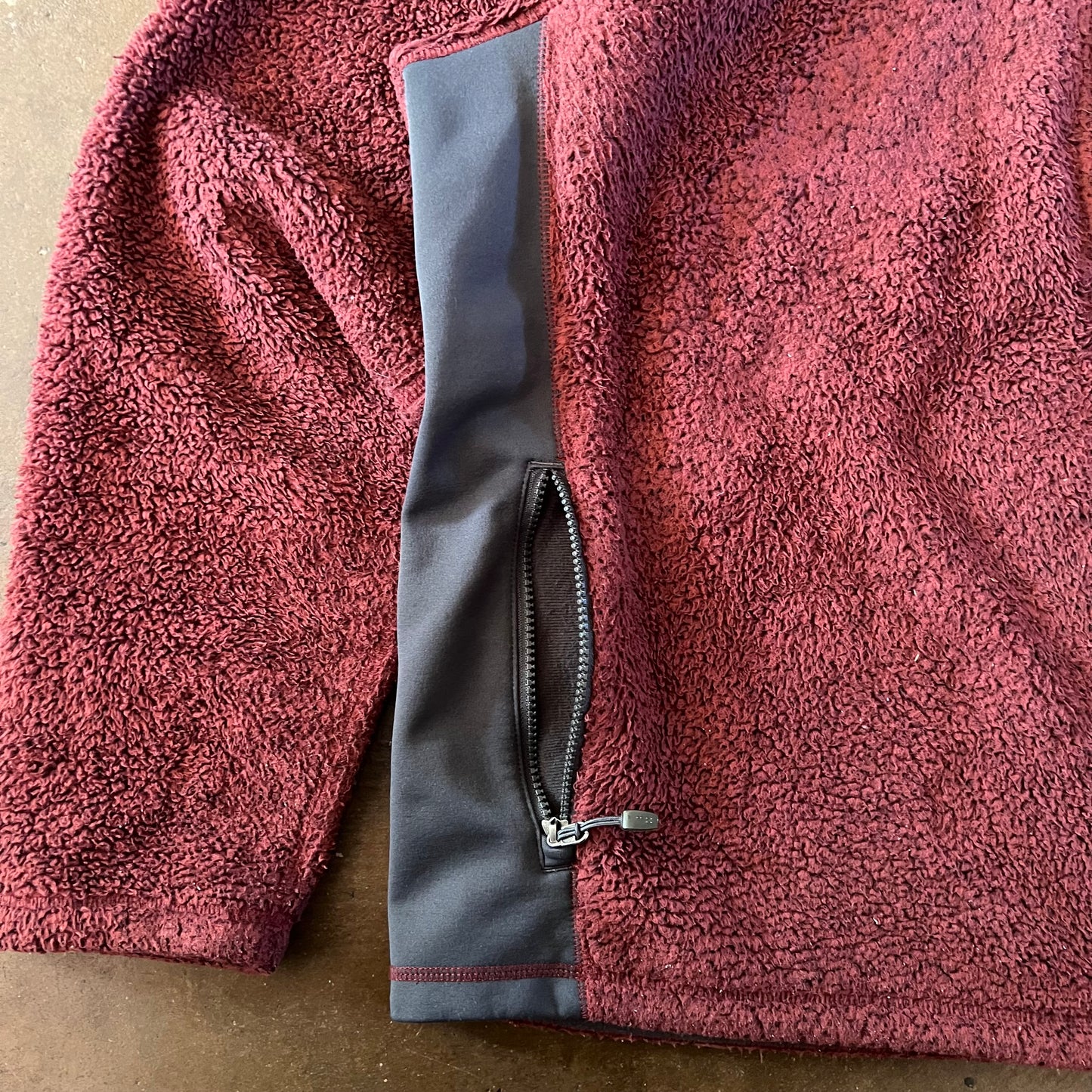 2000's Nike ACG Burgundy Pile Fleece Zip Up - Extra Large