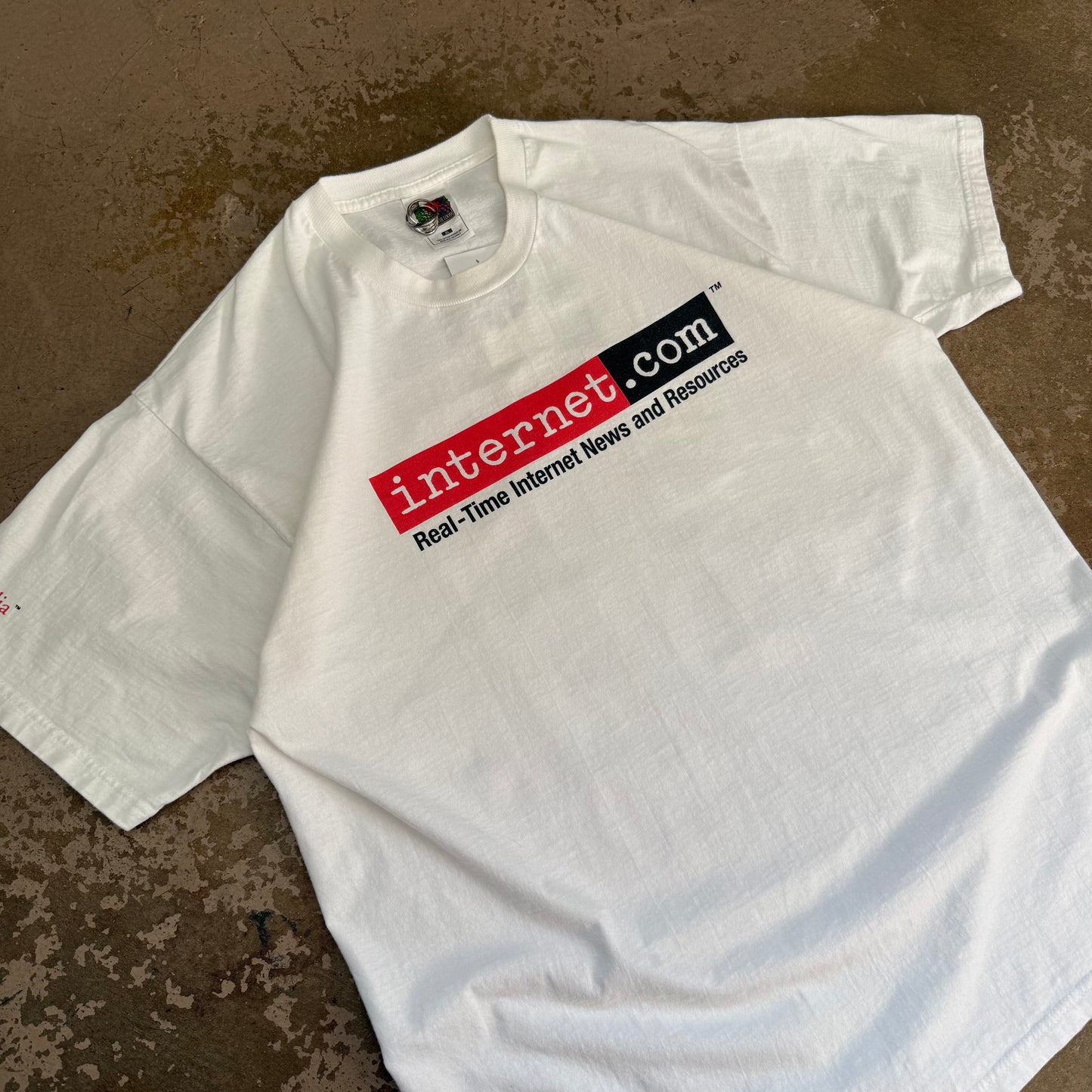 1990’s “internet.com” News Graphic Tee - Extra Large
