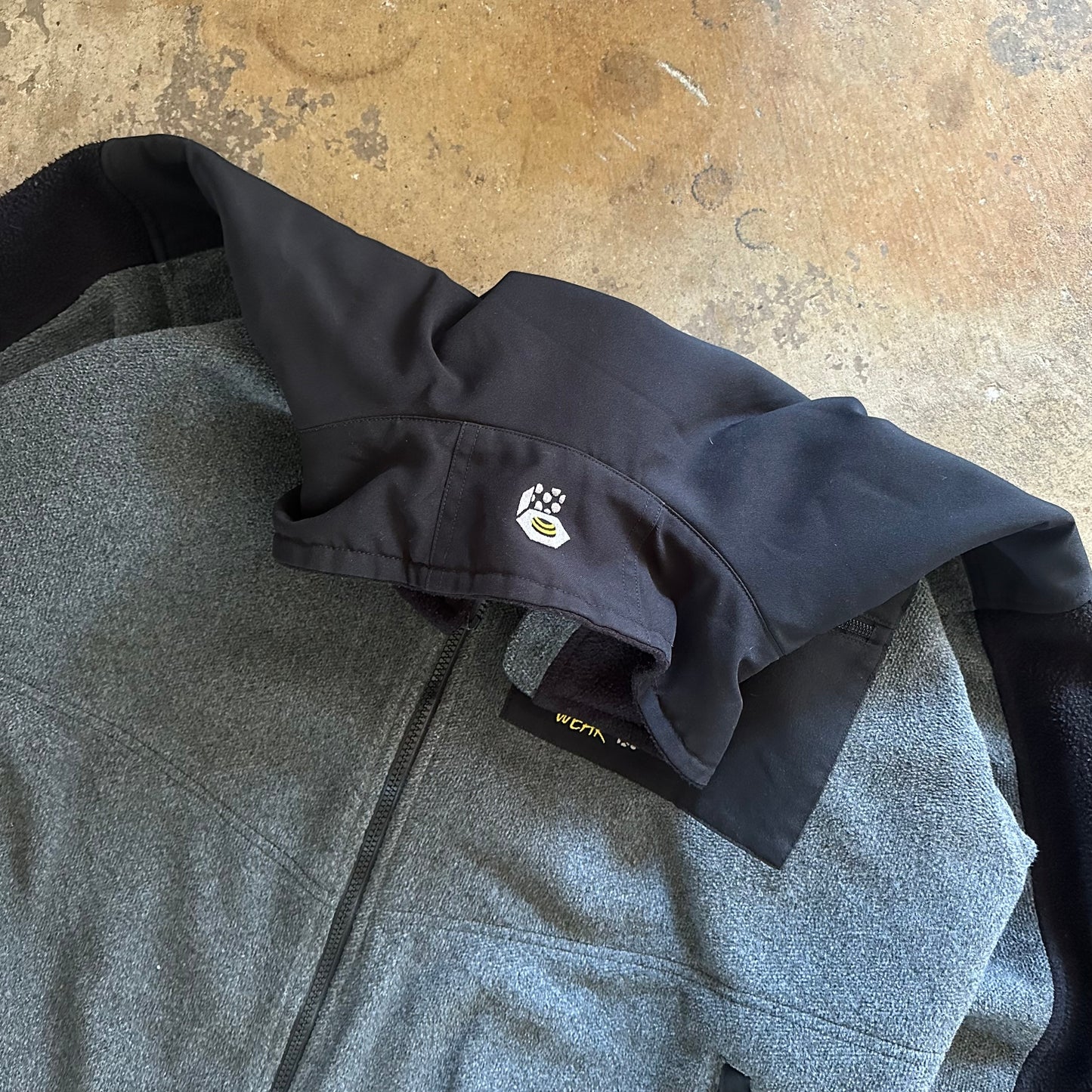 2000's Mountain Hardware Fleece- Extra Large