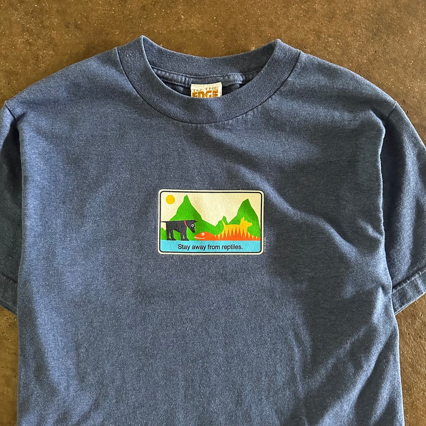 2000's "Stay away from reptiles" T-Shirt - Small