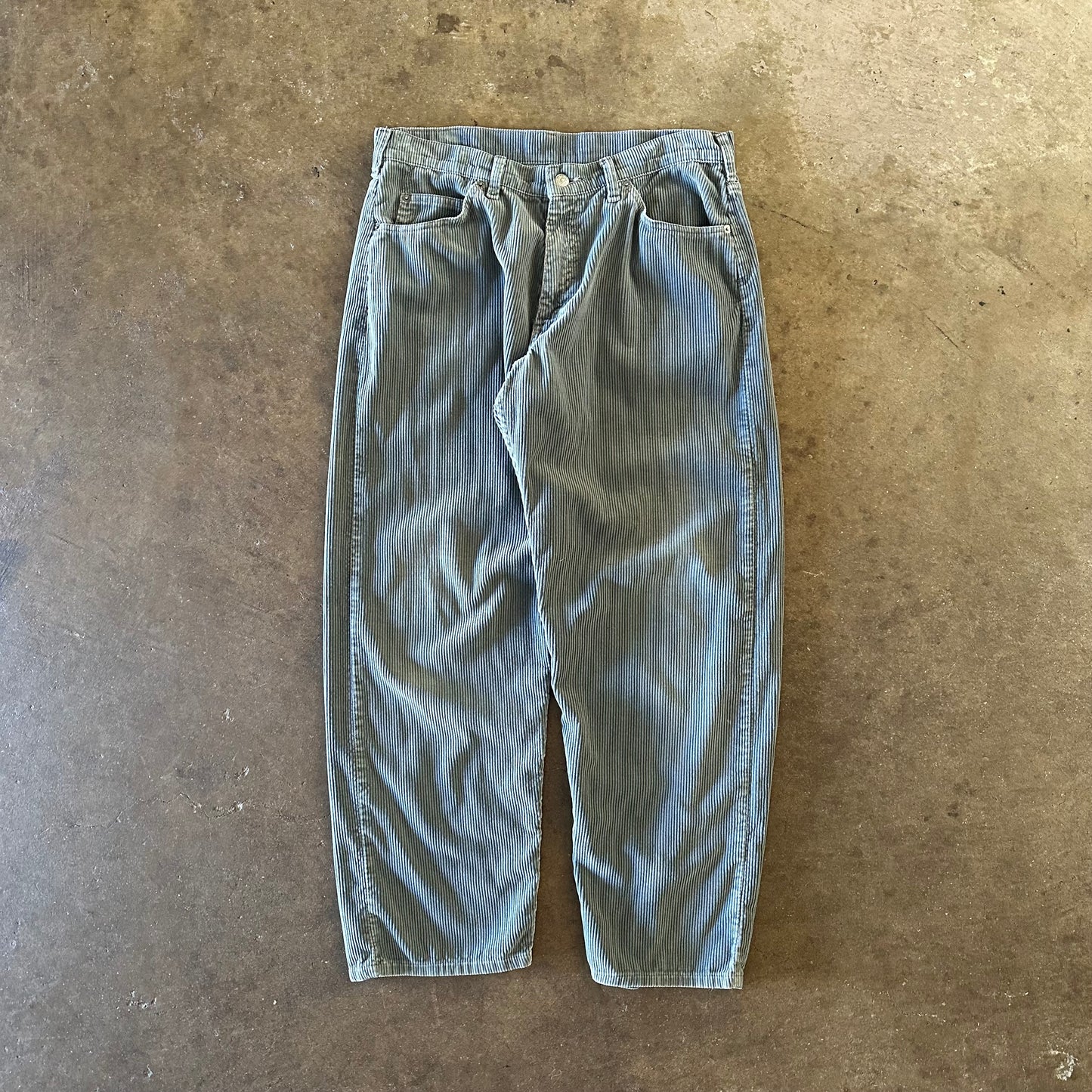 1990's Levi's 565 Loose Fit Corduroy Pant - 34