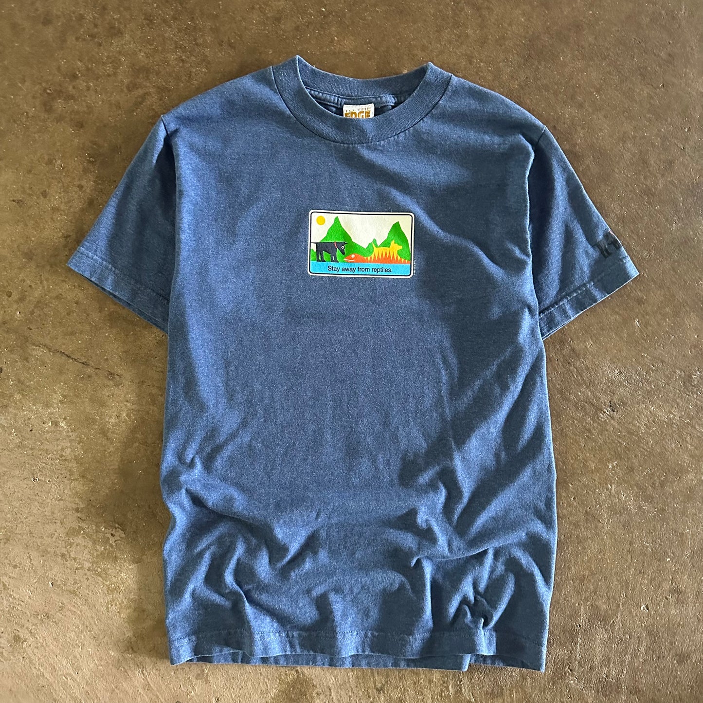 2000's "Stay away from reptiles" T-Shirt - Small