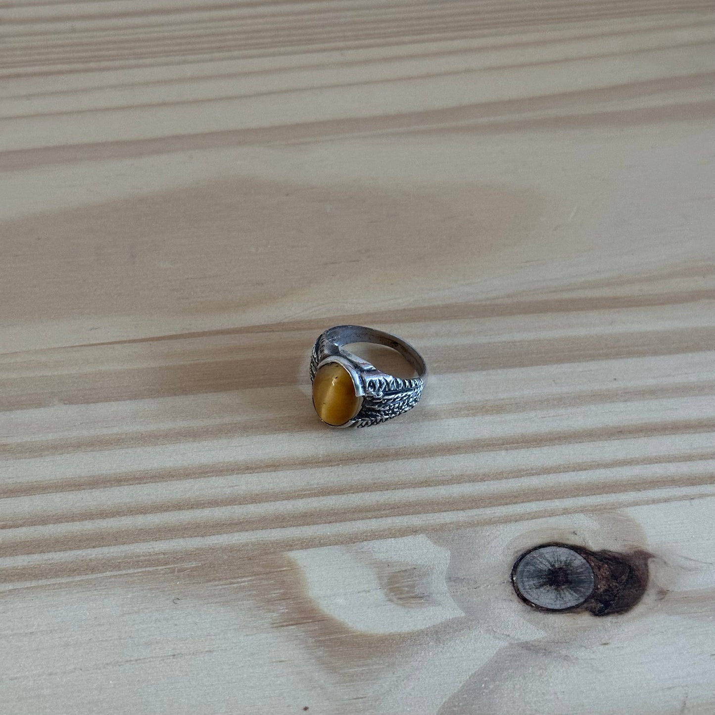 1980's Engraved Ring with Yellow Gem - Size 8