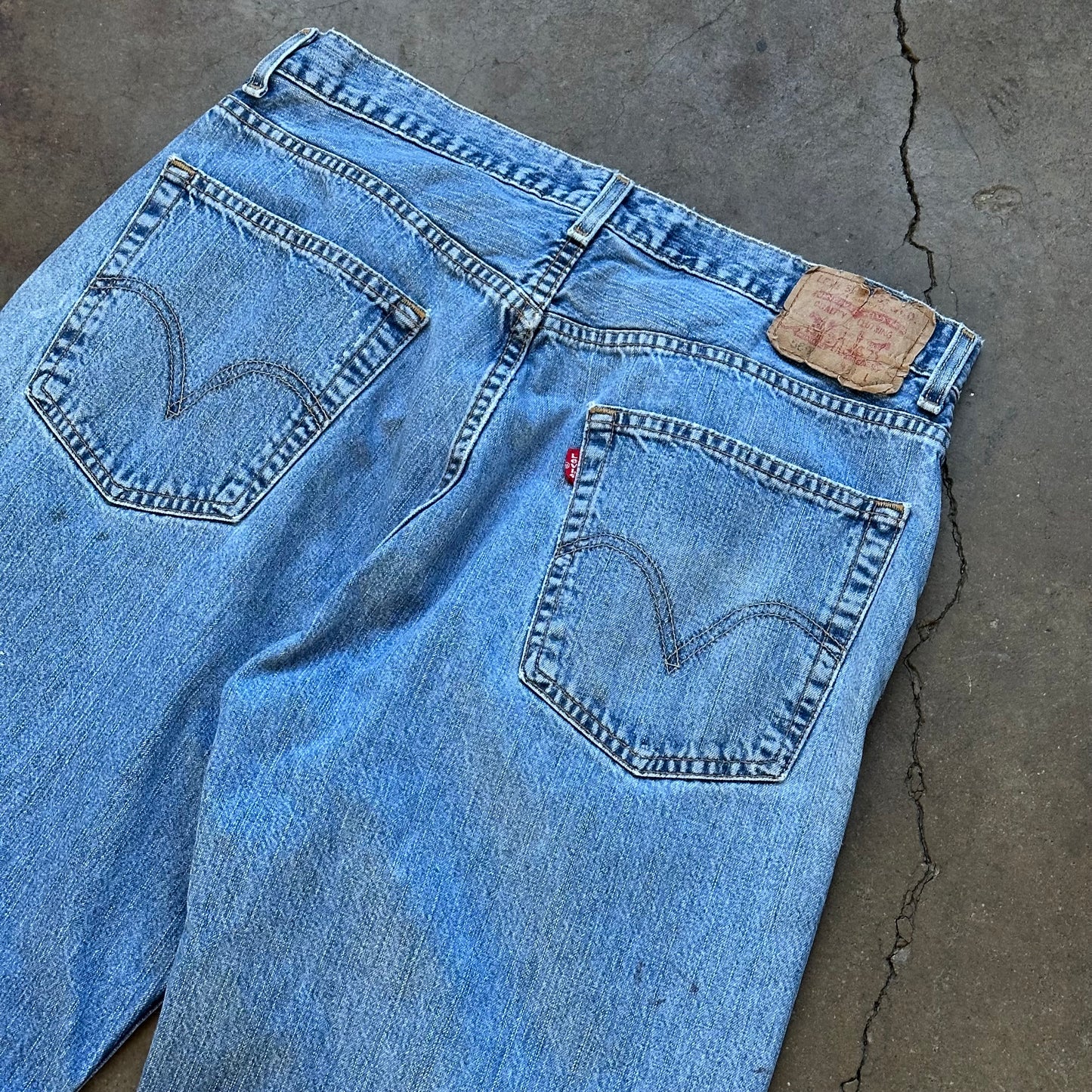 2000's Levi's 569 Loose Straight Jeans - 34x27