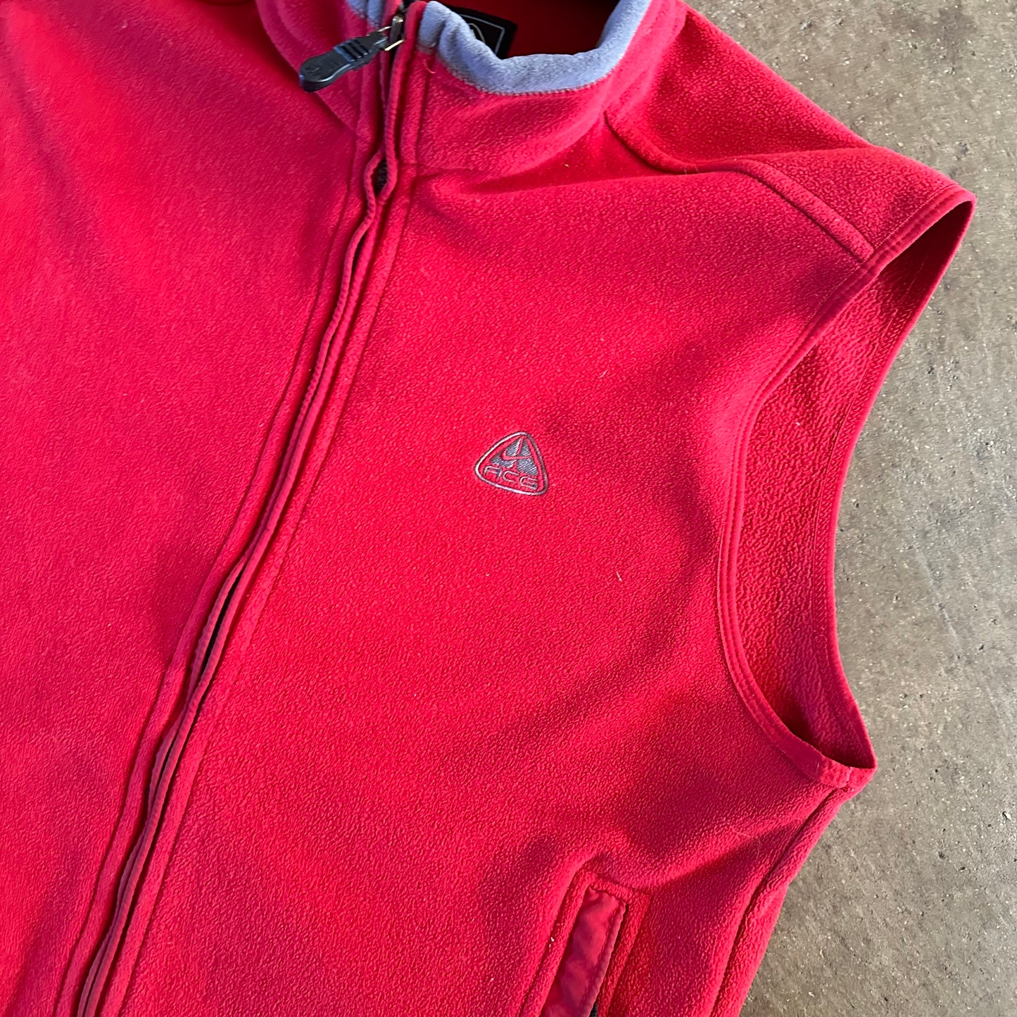 2000's Nike ACG Red Fleece Vest - Medium