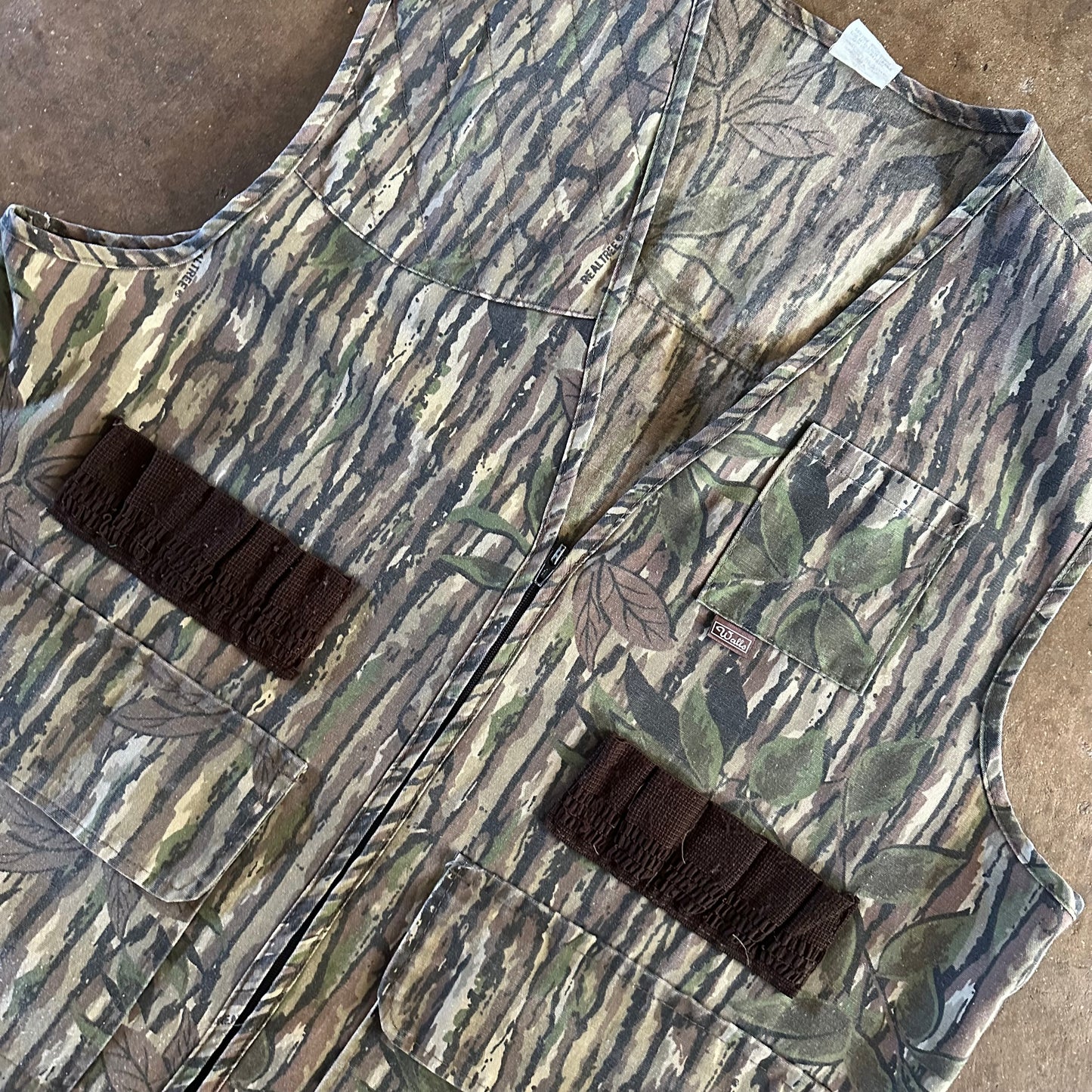 1990's Walls Realtree Vest- Extra Large