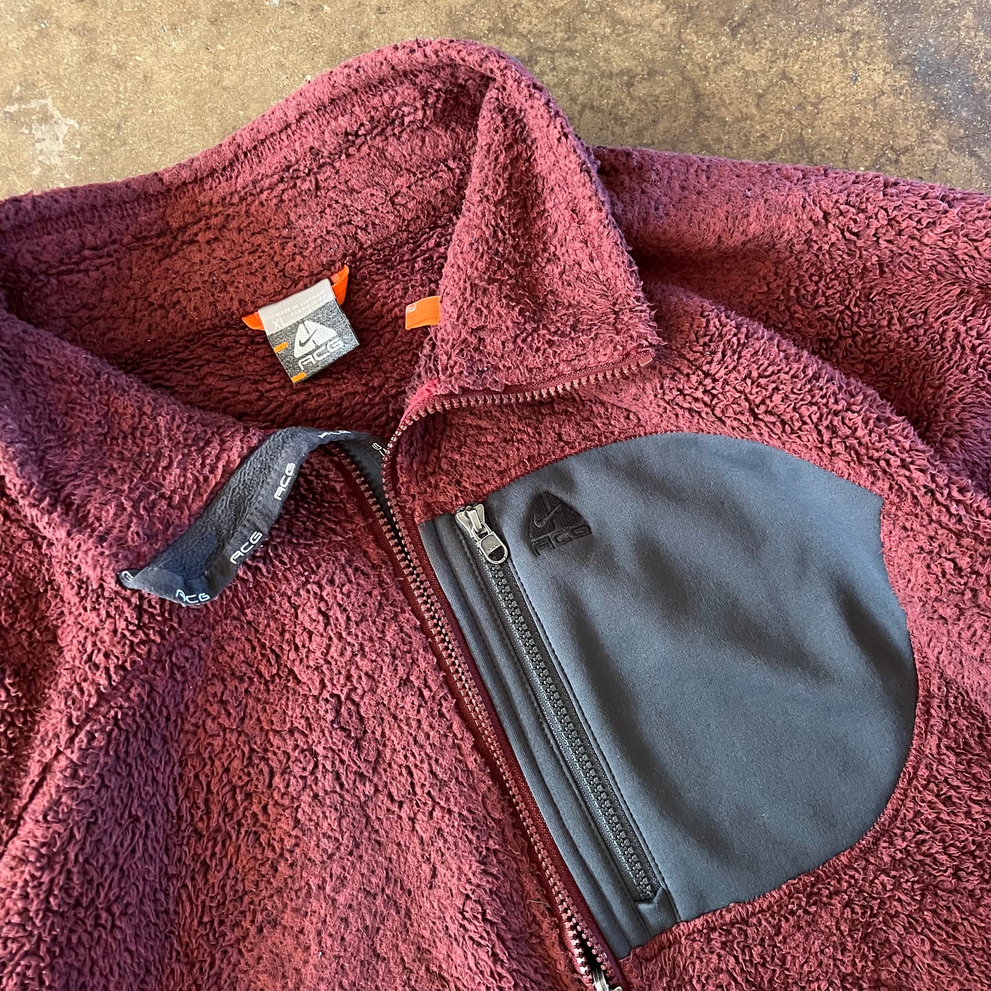2000's Nike ACG Burgundy Pile Fleece Zip Up - Extra Large