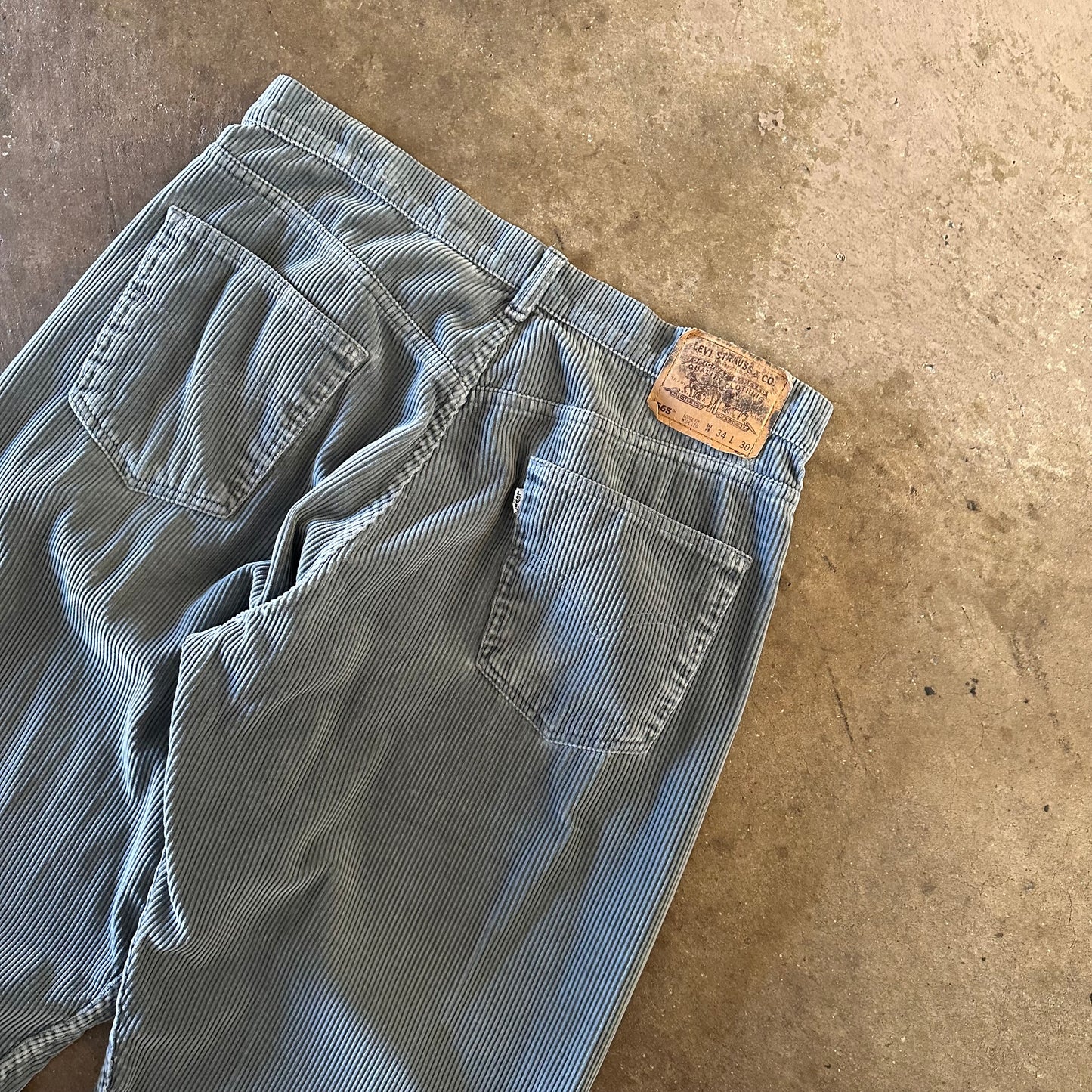 1990's Levi's 565 Loose Fit Corduroy Pant - 34