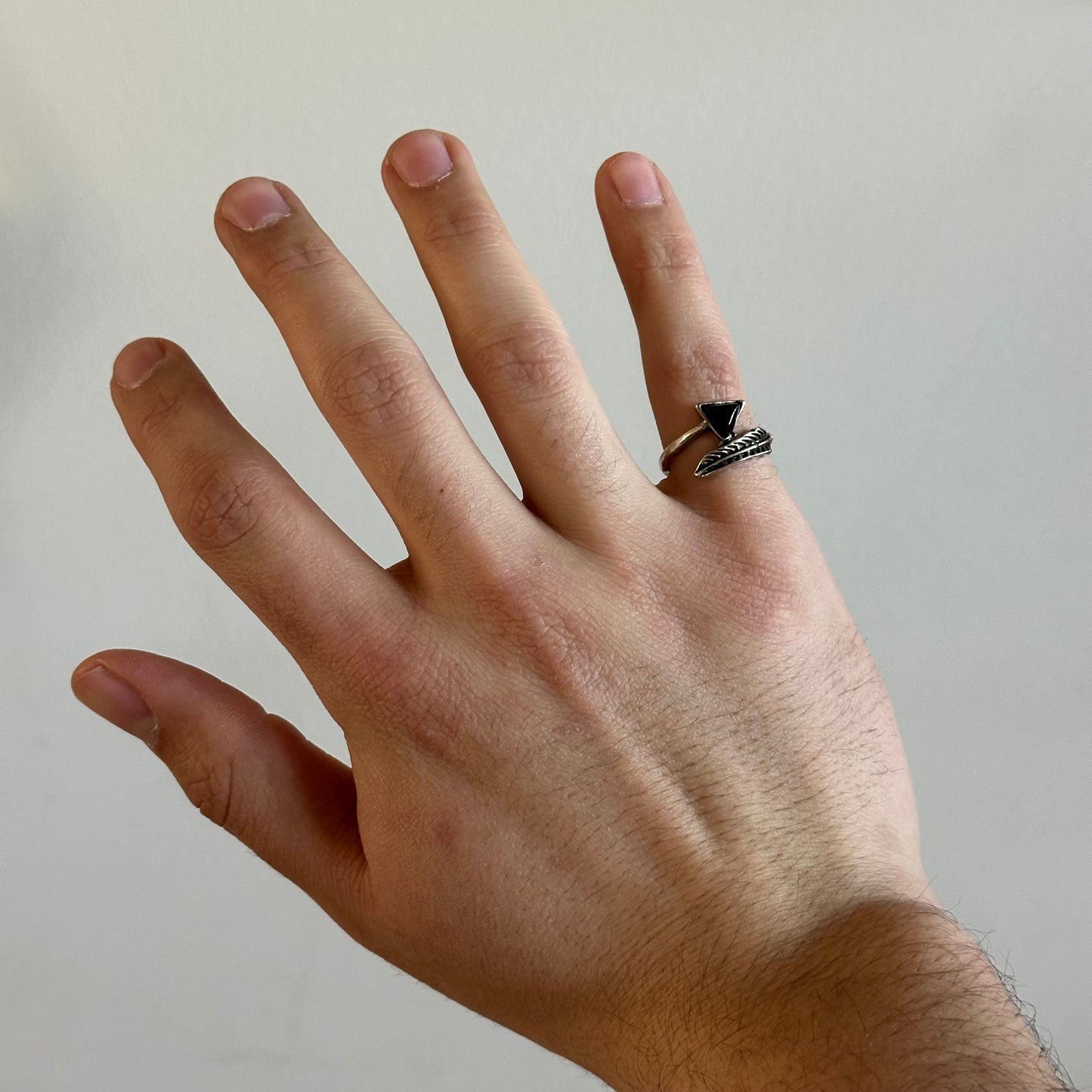 1980's Feathered Arrow Ring with Black Gem - Size 5.5