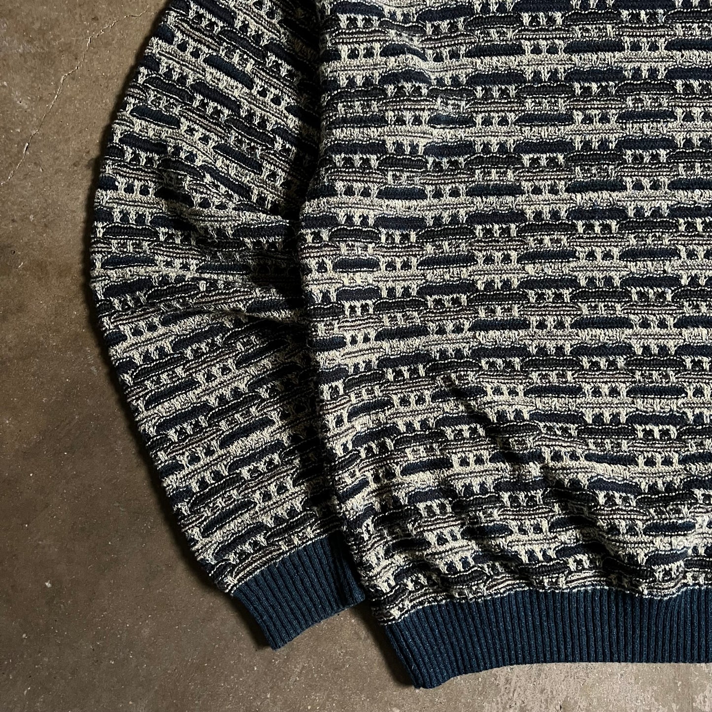 1990’s TSR 3D Patterned Knit- Extra Large
