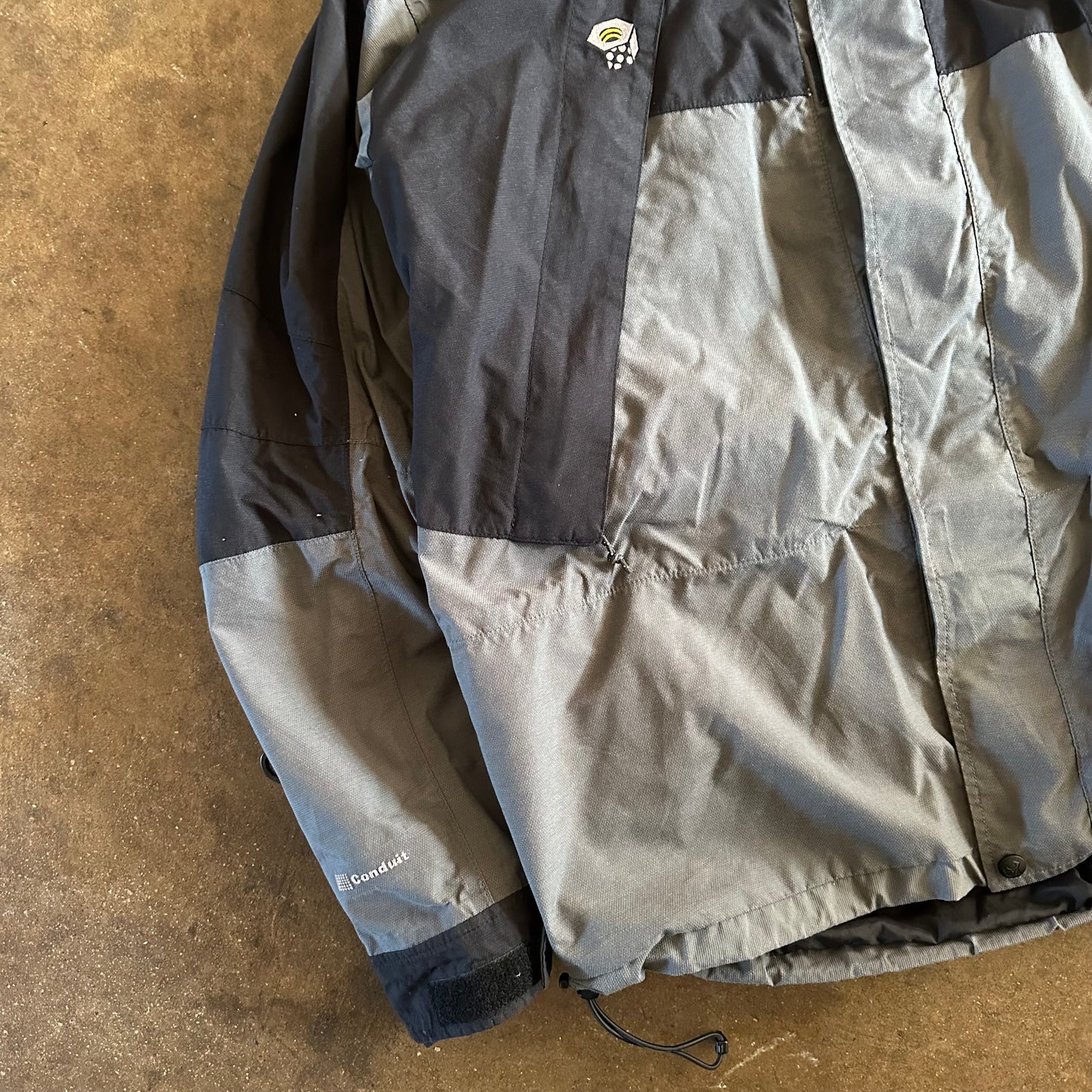 2000's Mountain Hardwear Grey Shell Jacket - Large